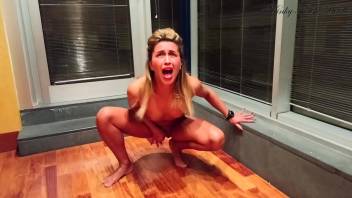 GOLD DIGGER Runs away from her SUGARDADDY for an EXTREME RISKY INSANE STRIP in the HOTEL with ANAL and PUSSY MASTURBATION ending with a SHAKING CONVULSING REAL ORGASM in front of WINDOWS and OCCUPIED ELEVATOR